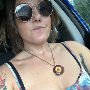 Meet your Posher, Alexandra